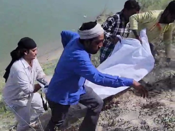 इंदिरा नहर में बहते मिले  शव,
